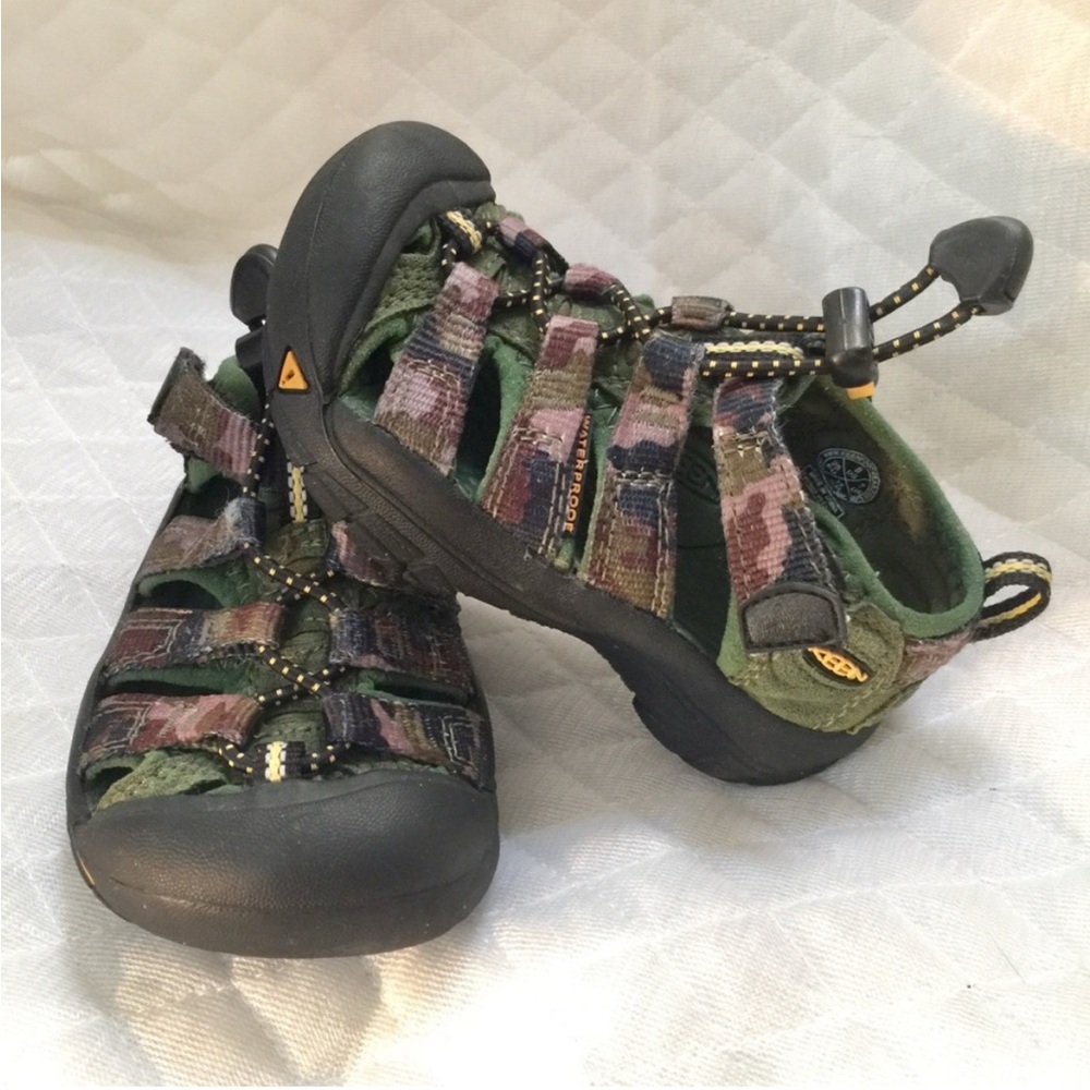 ▫️Keen | Little Kids Sandals | Camo / Green